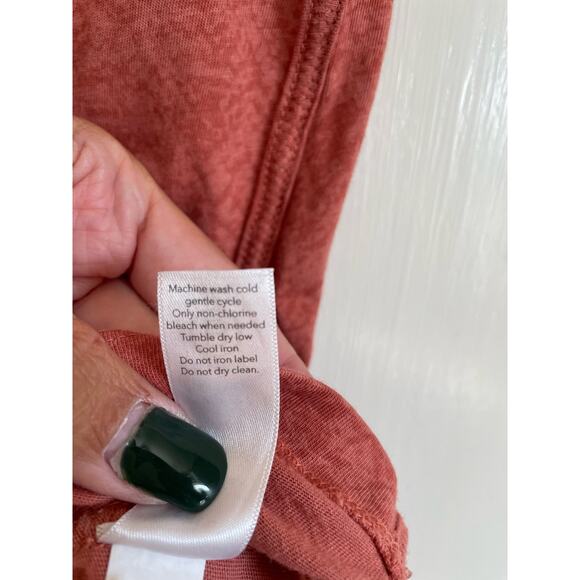 Athleta Organic Daily Crew t shirt orange snake print short sleeve. top Size M - Picture 6 of 6